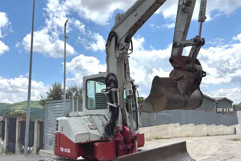 OmecoHub - Immagine TAKEUCHI TB180FR